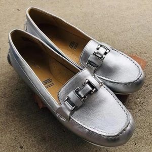 Liz Claiborne silver Refined Comfort Leather style